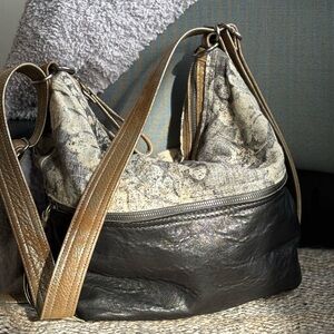 Rough and tumble small city safari coal de lis linen over lumina black